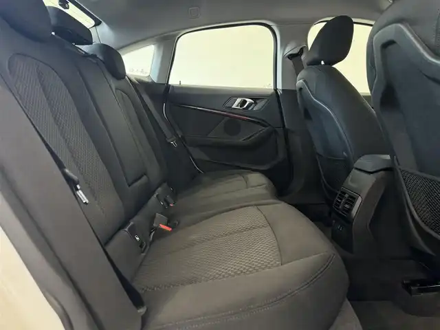 ＢＭＷ ＢＭＷ ２１８ｄ グランクーペ プレイ EDジョイ+ 熊本県 2021(令3)年 0.1万km未満 ミネラルホワイト 純正HDDナビ（AppleCarPlay、Bluetooth、USB）/バックカメラ/パワーシート/コーナーセンサー/純正17インチアルミホイール/LEDヘッドライト/ワイヤレス充電/前後ドライブレコーダー
