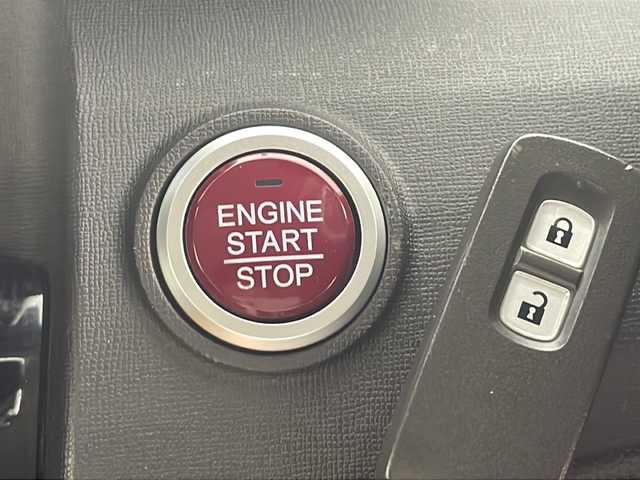 ホンダ Ｎ ＯＮＥ セレクト 三重県 2019(令1)年 4.3万km プレミアムアイボリーパールⅡ 禁煙車/ＫＥＮＷＯＯＤ７インチＳＤナビ/・Ｂｌｕｅｔｏｏｔｈ・フルセグ・ＣＤ／ＤＶＤ・ＳＤ/バックカメラ/ＣＴＢＡ/ＵＳＢ充電/ハーフレザーシート/前席シートヒーター/ビルドインＥＴＣ/ＡＵＴＯライト/電動格納ミラー/ドアバイザー/サイドカーテンエアバッグ