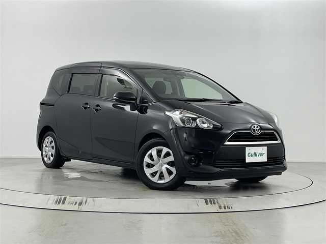 トヨタ シエンタ G 埼玉県 2017(平29)年 6万km ブラックマイカ 純正ナビ　NSCD-W66/(Bluetooth/AUX/CD/AM/FM)/地デジワンセグ/バックカメラ/ETC/オートマチックハイビーム/車線逸脱警報/衝突軽減ブレーキ/アイドリングストップ/両側パワースライドドア/プッシュスタート/ステアリングリモコン/社外フロアマット/純正ドアバイザー