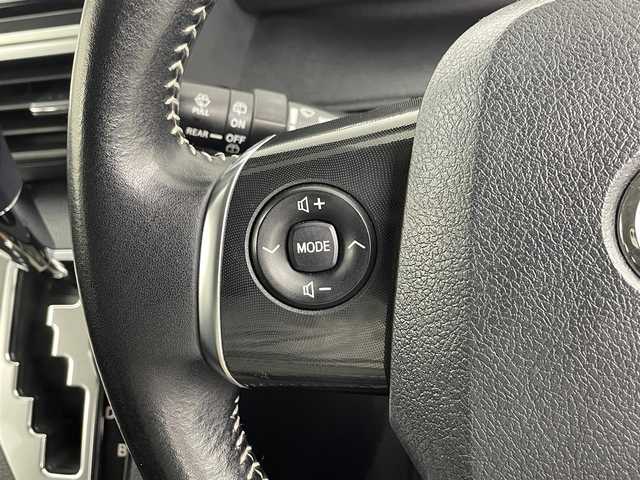 トヨタ シエンタ G 埼玉県 2017(平29)年 6万km ブラックマイカ 純正ナビ　NSCD-W66/(Bluetooth/AUX/CD/AM/FM)/地デジワンセグ/バックカメラ/ETC/オートマチックハイビーム/車線逸脱警報/衝突軽減ブレーキ/アイドリングストップ/両側パワースライドドア/プッシュスタート/ステアリングリモコン/社外フロアマット/純正ドアバイザー