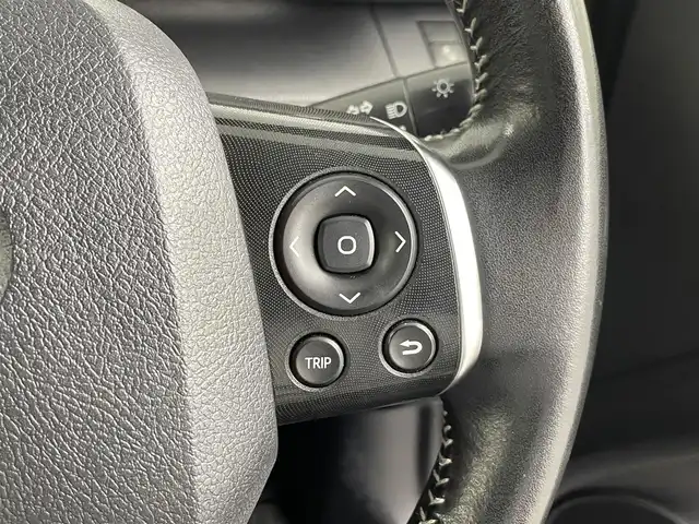 トヨタ シエンタ G 埼玉県 2017(平29)年 6万km ブラックマイカ 純正ナビ　NSCD-W66/(Bluetooth/AUX/CD/AM/FM)/地デジワンセグ/バックカメラ/ETC/オートマチックハイビーム/車線逸脱警報/衝突軽減ブレーキ/アイドリングストップ/両側パワースライドドア/プッシュスタート/ステアリングリモコン/社外フロアマット/純正ドアバイザー