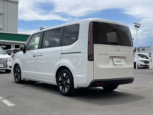 ホンダ ステップワゴン エアー 東京都 2023(令5)年 1.3万km プラチナホワイトパール 純正ナビ/バックモニター/衝突軽減/路外逸脱抑制/パーキングセンサー/レーダークルーズコントロール/両側電動スライドドア/ETC/ドライブレコーダー /ECONモード/アイドリングストップ/横滑り防止措置