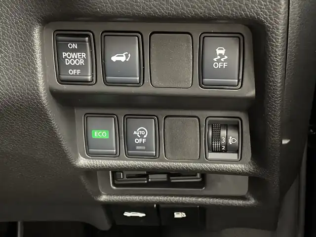 日産 エクストレイル 20Xi 新潟県 2020(令2)年 6万km ダイヤモンドブラック 4WD/プロパイロット/社外SDナビ/(AM/FM/CD/DVD/Blu-ray/フルセグ/Bluetooth)/全方位モニター/前方ドライブレコーダー/パワーバックドア/インテリジェンスクルーズコントロール/LEDオートライト/レザーシート/全席シートヒーター/社外18インチアルミホイール/ルーフレール/純正フロアマット/ドアバイザー/スマートキー/ETC