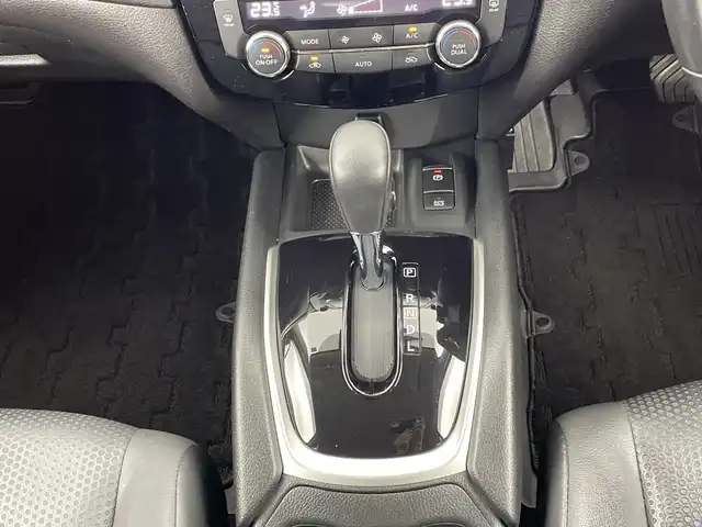 日産 エクストレイル 20Xi 新潟県 2020(令2)年 6万km ダイヤモンドブラック 4WD/プロパイロット/社外SDナビ/(AM/FM/CD/DVD/Blu-ray/フルセグ/Bluetooth)/全方位モニター/前方ドライブレコーダー/パワーバックドア/インテリジェンスクルーズコントロール/LEDオートライト/レザーシート/全席シートヒーター/社外18インチアルミホイール/ルーフレール/純正フロアマット/ドアバイザー/スマートキー/ETC