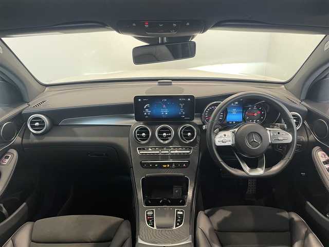 メルセデス・ベンツ ＧＬＣ２２０ d 4マチック クーペ AMGライン 愛知県 2020(令2)年 5.7万km ダイヤモンドホワイト サンルーフ　/ＭＢＵＸ　/３６０度カメラ　/Ｂｌｕｅｔｏｏｔｈ　/フルセグＴＶ　/ハーフレザー　/ＡＣＣ　/ＬＫＡ　/ＬＤＷ　/ＢＳＭ　/アンビエントライト　/パワーバックドア　/ＬＥＤヘッドライト　/ＥＴＣ２．０/プッシュスタート/アイドリングストップ/ウィンカーミラー