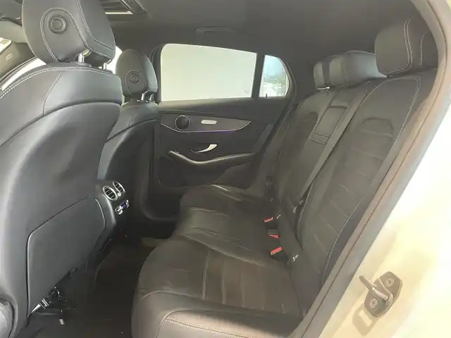 メルセデス・ベンツ ＧＬＣ２２０ d 4マチック クーペ AMGライン 愛知県 2020(令2)年 5.7万km ダイヤモンドホワイト サンルーフ　/ＭＢＵＸ　/３６０度カメラ　/Ｂｌｕｅｔｏｏｔｈ　/フルセグＴＶ　/ハーフレザー　/ＡＣＣ　/ＬＫＡ　/ＬＤＷ　/ＢＳＭ　/アンビエントライト　/パワーバックドア　/ＬＥＤヘッドライト　/ＥＴＣ２．０/プッシュスタート/アイドリングストップ/ウィンカーミラー