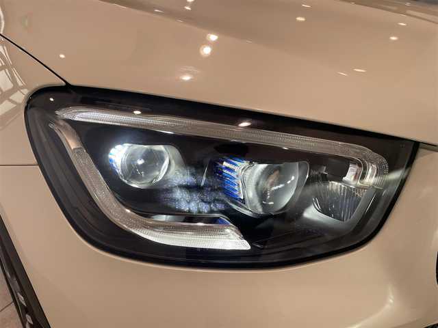 メルセデス・ベンツ ＧＬＣ２２０ d 4マチック クーペ AMGライン 愛知県 2020(令2)年 5.7万km ダイヤモンドホワイト サンルーフ　/ＭＢＵＸ　/３６０度カメラ　/Ｂｌｕｅｔｏｏｔｈ　/フルセグＴＶ　/ハーフレザー　/ＡＣＣ　/ＬＫＡ　/ＬＤＷ　/ＢＳＭ　/アンビエントライト　/パワーバックドア　/ＬＥＤヘッドライト　/ＥＴＣ２．０/プッシュスタート/アイドリングストップ/ウィンカーミラー
