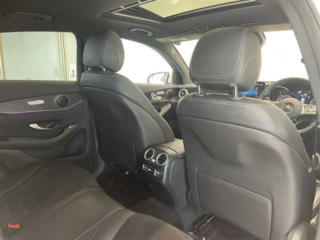 メルセデス・ベンツ ＧＬＣ２２０ d 4マチック クーペ AMGライン 愛知県 2020(令2)年 5.7万km ダイヤモンドホワイト サンルーフ　/ＭＢＵＸ　/３６０度カメラ　/Ｂｌｕｅｔｏｏｔｈ　/フルセグＴＶ　/ハーフレザー　/ＡＣＣ　/ＬＫＡ　/ＬＤＷ　/ＢＳＭ　/アンビエントライト　/パワーバックドア　/ＬＥＤヘッドライト　/ＥＴＣ２．０/プッシュスタート/アイドリングストップ/ウィンカーミラー