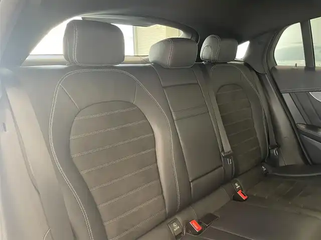 メルセデス・ベンツ ＧＬＣ２２０ d 4マチック クーペ AMGライン 愛知県 2020(令2)年 5.7万km ダイヤモンドホワイト サンルーフ　/ＭＢＵＸ　/３６０度カメラ　/Ｂｌｕｅｔｏｏｔｈ　/フルセグＴＶ　/ハーフレザー　/ＡＣＣ　/ＬＫＡ　/ＬＤＷ　/ＢＳＭ　/アンビエントライト　/パワーバックドア　/ＬＥＤヘッドライト　/ＥＴＣ２．０/プッシュスタート/アイドリングストップ/ウィンカーミラー