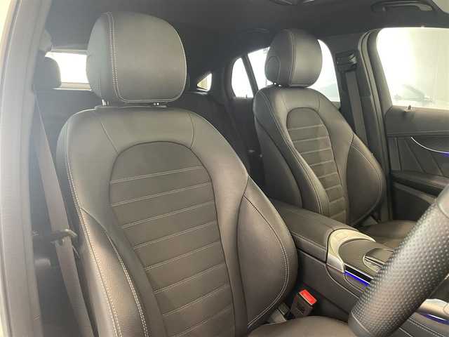 メルセデス・ベンツ ＧＬＣ２２０ d 4マチック クーペ AMGライン 愛知県 2020(令2)年 5.7万km ダイヤモンドホワイト サンルーフ　/ＭＢＵＸ　/３６０度カメラ　/Ｂｌｕｅｔｏｏｔｈ　/フルセグＴＶ　/ハーフレザー　/ＡＣＣ　/ＬＫＡ　/ＬＤＷ　/ＢＳＭ　/アンビエントライト　/パワーバックドア　/ＬＥＤヘッドライト　/ＥＴＣ２．０/プッシュスタート/アイドリングストップ/ウィンカーミラー