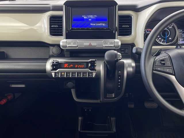 スズキ クロスビー HYBRID MV 秋田県 2024(令6)年 1.4万km キャラバンアイボリーパールメタリック/ホワイト 2トーンルーフ 4WD/社外ナビ/(FM/AM/Bluetooth/ワンセグ/CD/DVD)/バックカメラ/ターボ/クルーズコントロール/横滑り防止装置/レーンキープアシスト/コーナーセンサー/衝突軽減装置/アイドリングストップ/ダウンヒルアシスト/ETC/ステアリングリモコン/パドルシフト/D/N席シートヒーター/ドアミラーヒータ/オートライト/オートハイビーム/ヘッドライトレベライザー/純正アルミホイール/社外フロアマット/電動格納ミラー/スマートキー/プッシュスタート