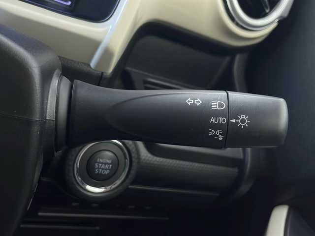 スズキ クロスビー HYBRID MV 秋田県 2024(令6)年 1.4万km キャラバンアイボリーパールメタリック/ホワイト 2トーンルーフ 4WD/社外ナビ/(FM/AM/Bluetooth/ワンセグ/CD/DVD)/バックカメラ/ターボ/クルーズコントロール/横滑り防止装置/レーンキープアシスト/コーナーセンサー/衝突軽減装置/アイドリングストップ/ダウンヒルアシスト/ETC/ステアリングリモコン/パドルシフト/D/N席シートヒーター/ドアミラーヒータ/オートライト/オートハイビーム/ヘッドライトレベライザー/純正アルミホイール/社外フロアマット/電動格納ミラー/スマートキー/プッシュスタート