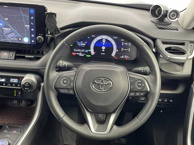 トヨタ ＲＡＶ４ ハイブリッドG 埼玉県 2023(令5)年 2.8万km グレーメタリック 純正10.5インチメモリナビ/ フルセグTV Bluetooth/パノラミックビューモニター/プリクラッシュセーフティ/レーンディパーチャーアラート/レーダークルーズコントロール/ブラインドスポットモニター/クリアランスソナー/パーキングサポートブレーキ/シートヒーター/ベンチレーション/ステアリングヒーター/パワーバックドア/ドライブレコーダー/LEDオートライト/オートハイビーム /スマートキー/ETC2.0