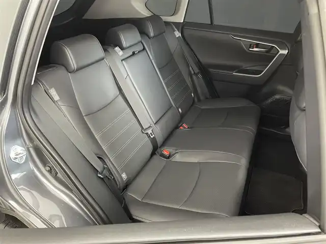 トヨタ ＲＡＶ４ ハイブリッドG 埼玉県 2023(令5)年 2.8万km グレーメタリック 純正10.5インチメモリナビ/ フルセグTV Bluetooth/パノラミックビューモニター/プリクラッシュセーフティ/レーンディパーチャーアラート/レーダークルーズコントロール/ブラインドスポットモニター/クリアランスソナー/パーキングサポートブレーキ/シートヒーター/ベンチレーション/ステアリングヒーター/パワーバックドア/ドライブレコーダー/LEDオートライト/オートハイビーム /スマートキー/ETC2.0