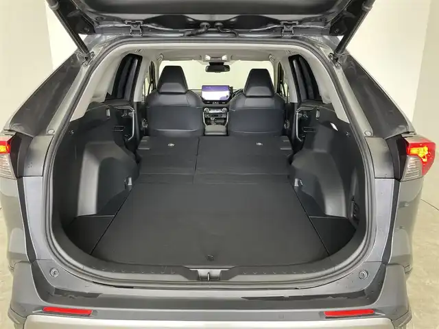 トヨタ ＲＡＶ４ ハイブリッドG 埼玉県 2023(令5)年 2.8万km グレーメタリック 純正10.5インチメモリナビ/ フルセグTV Bluetooth/パノラミックビューモニター/プリクラッシュセーフティ/レーンディパーチャーアラート/レーダークルーズコントロール/ブラインドスポットモニター/クリアランスソナー/パーキングサポートブレーキ/シートヒーター/ベンチレーション/ステアリングヒーター/パワーバックドア/ドライブレコーダー/LEDオートライト/オートハイビーム /スマートキー/ETC2.0
