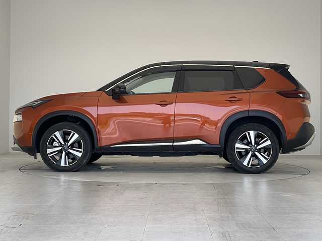 日産 エクストレイル G e－4ORCE 愛知県 2022(令4)年 0.8万km オレンジ プロパイロット/衝突軽減システム/純正１２．４型ディスプレイオーディオ（ナビあり）/全方位カメラ/レーダークルーズコントロール/シートヒーター（全席）/フルセグ/バックカメラ/電動リアゲート/パワーシート/ヘッドアップディスプレイ/コーナーセンサー/純正アルミホイール/ETC2.0/ブラインドスポットモニター/４WD/LEDヘッドライト/インテリジェントミラー/ステアリングヒーター/リアオートエアコン/ダウンヒルアシストコントロール/置くだけ充電器/ドライブレコーダー/ステアリングスイッチ/スマートキー/プッシュスタート