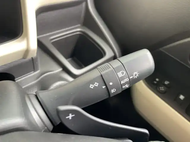 スズキ クロスビー HYBRID MZ 愛知県 2024(令6)年 1.5万km キャラバンアイボリーパールメタリック/ホワイト 2トーンルーフ ・純正SDナビ/＜フルセグ/BT/CD/DVD＞/・全方位モニター/・レーダークルーズコントロール/・パドルシフト/・ETC/・シートヒーター/・アイドリングストップ/・レーンアシスト/・横滑り防止装置/・盗難防止装置/・衝突被害軽減システム /・前後コーナーセンサー/・オートライト/・オートマチックハイビーム/・ステアリングスイッチ/・SRSエアバッグ（運転席/助手席/サイド/カーテン）/・純正１６インチアルミホイール/・LEDヘッドランプ