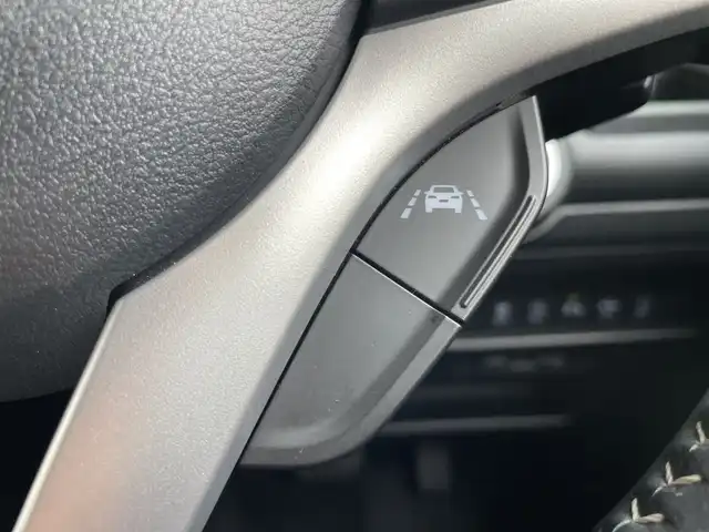 スズキ クロスビー HYBRID MZ 愛知県 2024(令6)年 1.5万km キャラバンアイボリーパールメタリック/ホワイト 2トーンルーフ ・純正SDナビ/＜フルセグ/BT/CD/DVD＞/・全方位モニター/・レーダークルーズコントロール/・パドルシフト/・ETC/・シートヒーター/・アイドリングストップ/・レーンアシスト/・横滑り防止装置/・盗難防止装置/・衝突被害軽減システム /・前後コーナーセンサー/・オートライト/・オートマチックハイビーム/・ステアリングスイッチ/・SRSエアバッグ（運転席/助手席/サイド/カーテン）/・純正１６インチアルミホイール/・LEDヘッドランプ