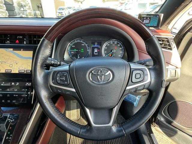 トヨタ ハリアー ハイブリッド プレミアム アドバンスドP 岩手県 2014(平26)年 5.7万km スパークリングブラックパールクリスタルシャイン 純正ナビ　Ｂｌｕｅｔｏｏｔｈ／ＣＤ／ＤＶＤ／フルセグＴＶ　/バックカメラ　/アラウンドビューモニター　/置くだけ充電　/レーダークルーズコントロール　/パワーバックドア　/ＪＢＬサウンド　/４ＷＤ　/前方ドラレコ/GPSレーダー/レーンキープアシスト/運転席パワーシート