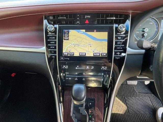 トヨタ ハリアー ハイブリッド プレミアム アドバンスドP 岩手県 2014(平26)年 5.7万km スパークリングブラックパールクリスタルシャイン 純正ナビ　Ｂｌｕｅｔｏｏｔｈ／ＣＤ／ＤＶＤ／フルセグＴＶ　/バックカメラ　/アラウンドビューモニター　/置くだけ充電　/レーダークルーズコントロール　/パワーバックドア　/ＪＢＬサウンド　/４ＷＤ　/前方ドラレコ/GPSレーダー/レーンキープアシスト/運転席パワーシート