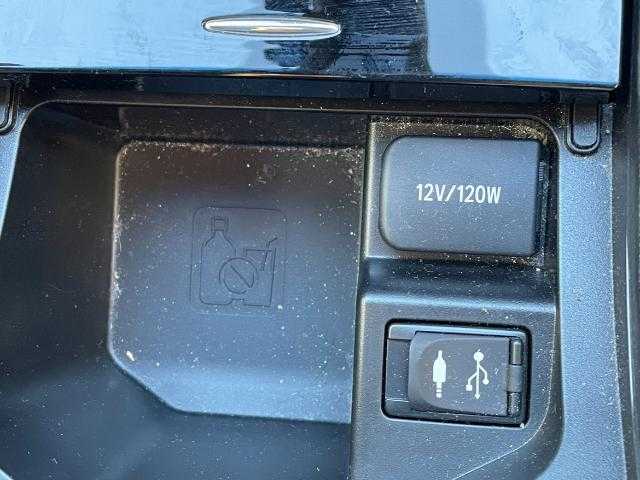 トヨタ ハリアー ハイブリッド プレミアム アドバンスドP 岩手県 2014(平26)年 5.7万km スパークリングブラックパールクリスタルシャイン 純正ナビ　Ｂｌｕｅｔｏｏｔｈ／ＣＤ／ＤＶＤ／フルセグＴＶ　/バックカメラ　/アラウンドビューモニター　/置くだけ充電　/レーダークルーズコントロール　/パワーバックドア　/ＪＢＬサウンド　/４ＷＤ　/前方ドラレコ/GPSレーダー/レーンキープアシスト/運転席パワーシート