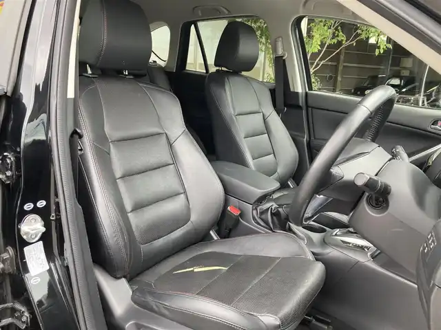 マツダ ＣＸ－５ XD Lパッケージ 静岡県 2014(平26)年 9.8万km ジェットブラックマイカ (株)IDOMが運営する【じしゃロン焼津店】の自社ローン専用車両になります。こちらは現金またはオートローンご利用時の価格です。自社ローンご希望の方は別途その旨お申付け下さい　/純正ＳＤナビ/（フルセグＴＶ/Ｂｌｕｅｔｏｏｔｈ接続/ＣＤ/ＤＶＤ）/衝突軽減ブレーキ/バック／サイドカメラ/クルーズコントロール/ＥＴＣ/ブラックレザーシート/パワーシート/シートヒーター/ＨＩＤヘッドライト/オートライト
