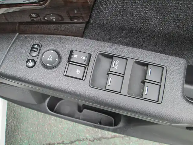ホンダ オデッセイ G エアロパッケージ 千葉県 2015(平27)年 6万km ホワイトオーキッドパール ワンオーナー保証書/取説/アイドリングストップ/純正8インチプレミアムインターナビ/CD/DVD/SD/BT/フルセグTV/バックカメラ　フロントコーナーセンサー/純正後席フリップダウンモニター/両側パワースライドドア/HIDヘッドライト/LEDフォグランプ/クルーズコントロール/ウッドパネル/D席シートリフト/純正17インチAW/純正ビルトインETC