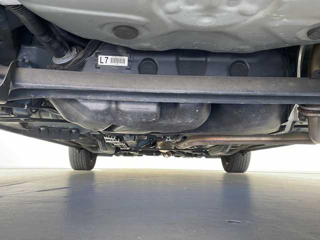 トヨタ ヴィッツ U 栃木県 2015(平27)年 5.5万km コバルトブルーメタリック 禁煙車/シートヒーター/純正ナビ/(CD/DVD/TV/BT/AM/FM)/社外ドラレコ/アイドリングストップ/ナノイー付きオートエアコン　/オートライト/プッシュスタート/スマートキー/革巻きステアリング/ステアリングスイッチ/電動格納ミラー