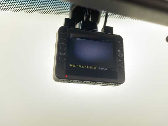 トヨタ ヴィッツ U 栃木県 2015(平27)年 5.5万km コバルトブルーメタリック 禁煙車/シートヒーター/純正ナビ/(CD/DVD/TV/BT/AM/FM)/社外ドラレコ/アイドリングストップ/ナノイー付きオートエアコン　/オートライト/プッシュスタート/スマートキー/革巻きステアリング/ステアリングスイッチ/電動格納ミラー