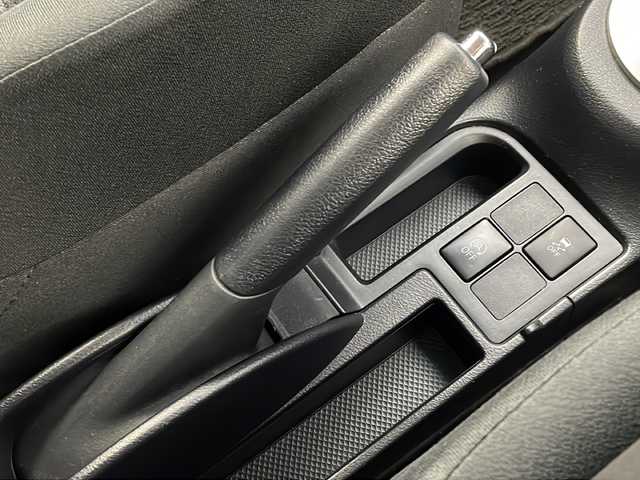 トヨタ ヴィッツ U 栃木県 2015(平27)年 5.5万km コバルトブルーメタリック 禁煙車/シートヒーター/純正ナビ/(CD/DVD/TV/BT/AM/FM)/社外ドラレコ/アイドリングストップ/ナノイー付きオートエアコン　/オートライト/プッシュスタート/スマートキー/革巻きステアリング/ステアリングスイッチ/電動格納ミラー