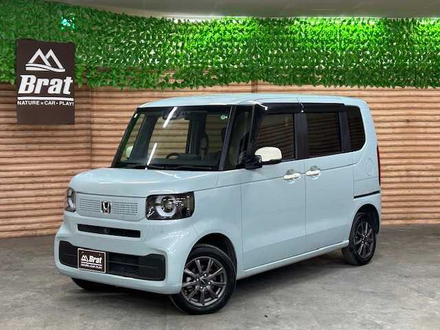 ホンダ Ｎ ＢＯＸ ファッションスタイル 道央・札幌 2024(令6)年 0.8万km フィヨルドミストパール 【2510016333】/４ＷＤ　/衝突軽減ブレーキ　/両側電動スライドドア　/レーダークルーズ　/社外１４インチアルミホイール　/前席シートヒーター　/ステアリングスイッチ　/コーナーセンサー　/バックカメラ　/ＬＥＤヘッドライト