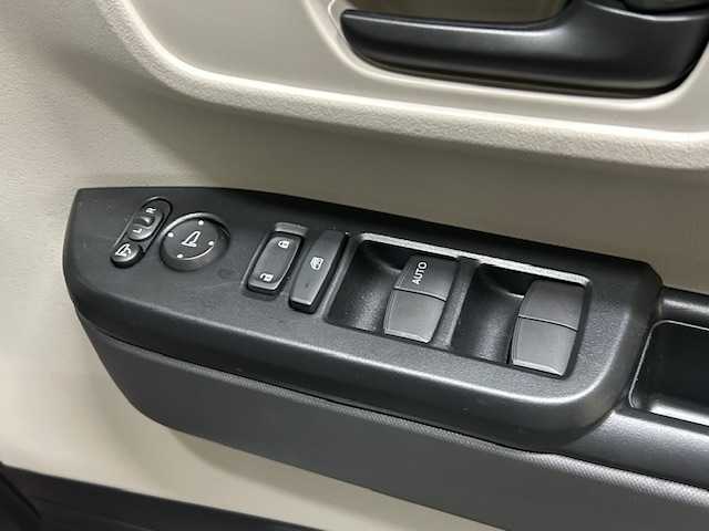 ホンダ Ｎ ＢＯＸ ファッションスタイル 道央・札幌 2024(令6)年 0.8万km フィヨルドミストパール 【2510016333】/４ＷＤ　/衝突軽減ブレーキ　/両側電動スライドドア　/レーダークルーズ　/社外１４インチアルミホイール　/前席シートヒーター　/ステアリングスイッチ　/コーナーセンサー　/バックカメラ　/ＬＥＤヘッドライト