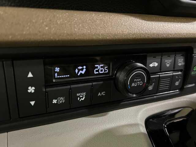 ホンダ Ｎ ＢＯＸ ファッションスタイル 道央・札幌 2024(令6)年 0.8万km フィヨルドミストパール 【2510016333】/４ＷＤ　/衝突軽減ブレーキ　/両側電動スライドドア　/レーダークルーズ　/社外１４インチアルミホイール　/前席シートヒーター　/ステアリングスイッチ　/コーナーセンサー　/バックカメラ　/ＬＥＤヘッドライト