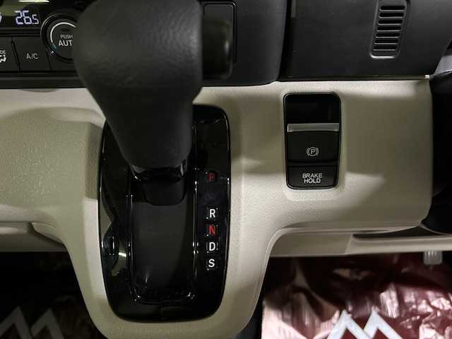 ホンダ Ｎ ＢＯＸ ファッションスタイル 道央・札幌 2024(令6)年 0.8万km フィヨルドミストパール 【2510016333】/４ＷＤ　/衝突軽減ブレーキ　/両側電動スライドドア　/レーダークルーズ　/社外１４インチアルミホイール　/前席シートヒーター　/ステアリングスイッチ　/コーナーセンサー　/バックカメラ　/ＬＥＤヘッドライト