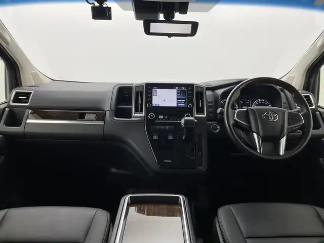 トヨタ グランエース G 群馬県 2023(令5)年 1.2万km ブラック 純正12.1インチフリップダウンモニター/＝＝＝＝＝/ディスプレイオーディオ（コネクティッドナビ対応）Plus/・純正8インチディスプレイオーディオ/・AM/FM/CD/DVD/Bluetooth/フルセグTV/・Miracast/AppleCarPlay/AndroidAuto/=====/８インチディスプレイオーディオプラス　純正フリップダウンモニター　パノラミックビューモニター　エグゼクティブパワーシート／リラックスキャプテンシート　トヨタセーフティセンス　ＥＴＣ　ＨＤＭＩ　禁煙車