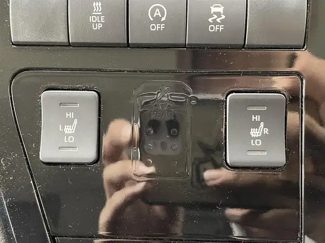 トヨタ グランエース G 群馬県 2023(令5)年 1.2万km ブラック 純正12.1インチフリップダウンモニター/＝＝＝＝＝/ディスプレイオーディオ（コネクティッドナビ対応）Plus/・純正8インチディスプレイオーディオ/・AM/FM/CD/DVD/Bluetooth/フルセグTV/・Miracast/AppleCarPlay/AndroidAuto/=====/８インチディスプレイオーディオプラス　純正フリップダウンモニター　パノラミックビューモニター　エグゼクティブパワーシート／リラックスキャプテンシート　トヨタセーフティセンス　ＥＴＣ　ＨＤＭＩ　禁煙車