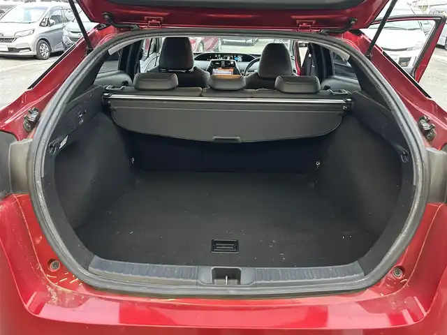 トヨタ プリウス A ツーリングセレクション 静岡県 2016(平28)年 8.5万km エモーショナルレッド 純正SD９インチナビ/Bluetooth/CD/DVD/USB/AUX/HDMI/ETC/バックカメラ/フルセグ/パーキングアシスト/シートヒーターD＋N/クルーズコントロール追従有/モデリスタホイール/AC100V/フロントフォグランプ/ヘッドアップディスプレイ