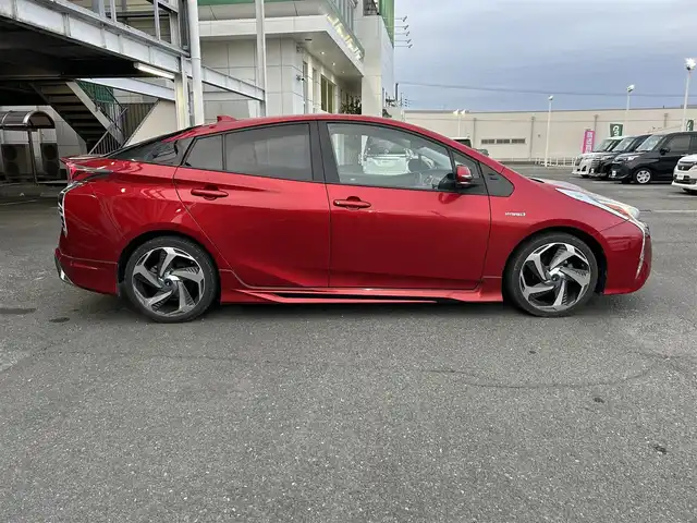 トヨタ プリウス A ツーリングセレクション 静岡県 2016(平28)年 8.5万km エモーショナルレッド 純正SD９インチナビ/Bluetooth/CD/DVD/USB/AUX/HDMI/ETC/バックカメラ/フルセグ/パーキングアシスト/シートヒーターD＋N/クルーズコントロール追従有/モデリスタホイール/AC100V/フロントフォグランプ/ヘッドアップディスプレイ