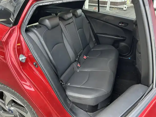 トヨタ プリウス A ツーリングセレクション 静岡県 2016(平28)年 8.5万km エモーショナルレッド 純正SD９インチナビ/Bluetooth/CD/DVD/USB/AUX/HDMI/ETC/バックカメラ/フルセグ/パーキングアシスト/シートヒーターD＋N/クルーズコントロール追従有/モデリスタホイール/AC100V/フロントフォグランプ/ヘッドアップディスプレイ