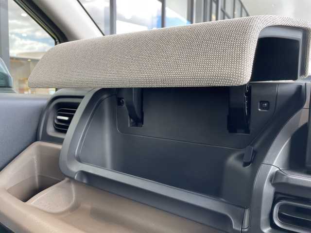 ホンダ フリード ハイブリット e:HEV AIR 愛知県 2025(令7)年 0.3万km ルナシルバーM ホンダセンシング/純正9型ディズプレイオーディオ　ナビ機能なし/両側パワースライドドア/レーダークルーズコントロール/バックカメラ/コーナーセンサー/LEDヘッドライト/レーンキープアシスト/オートマチックハイビーム/ステアリングスイッチ/衝突軽減システム/Bluetooth/スマートキー/プッシュスタート