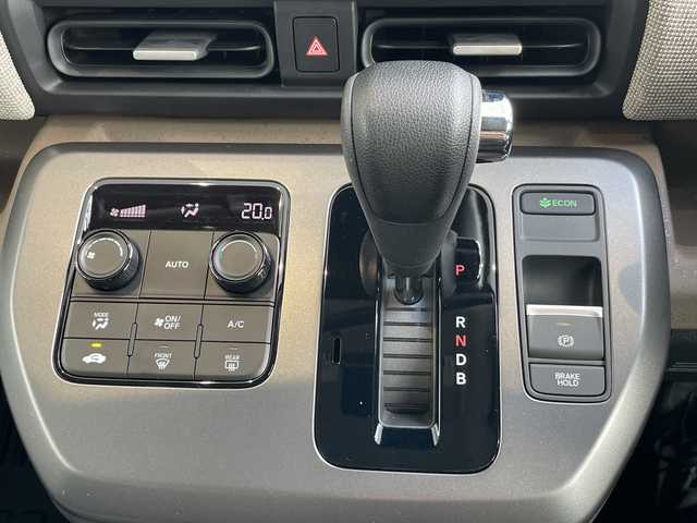 ホンダ フリード ハイブリット e:HEV AIR 愛知県 2025(令7)年 0.3万km ルナシルバーM ホンダセンシング/純正9型ディズプレイオーディオ　ナビ機能なし/両側パワースライドドア/レーダークルーズコントロール/バックカメラ/コーナーセンサー/LEDヘッドライト/レーンキープアシスト/オートマチックハイビーム/ステアリングスイッチ/衝突軽減システム/Bluetooth/スマートキー/プッシュスタート