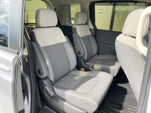 ホンダ フリード ハイブリット e:HEV AIR 愛知県 2025(令7)年 0.3万km ルナシルバーM ホンダセンシング/純正9型ディズプレイオーディオ　ナビ機能なし/両側パワースライドドア/レーダークルーズコントロール/バックカメラ/コーナーセンサー/LEDヘッドライト/レーンキープアシスト/オートマチックハイビーム/ステアリングスイッチ/衝突軽減システム/Bluetooth/スマートキー/プッシュスタート