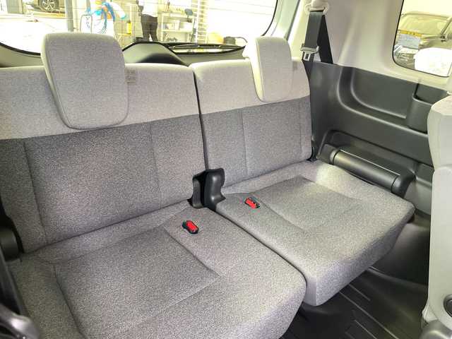 ホンダ フリード ハイブリット e:HEV AIR 愛知県 2025(令7)年 0.3万km ルナシルバーM ホンダセンシング/純正9型ディズプレイオーディオ　ナビ機能なし/両側パワースライドドア/レーダークルーズコントロール/バックカメラ/コーナーセンサー/LEDヘッドライト/レーンキープアシスト/オートマチックハイビーム/ステアリングスイッチ/衝突軽減システム/Bluetooth/スマートキー/プッシュスタート