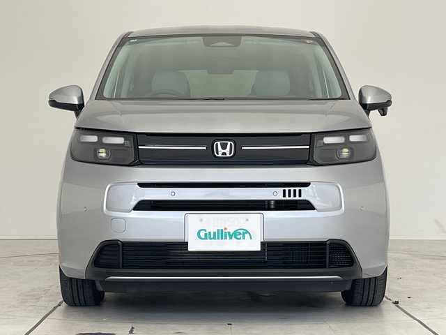 ホンダ フリード ハイブリット e:HEV AIR 愛知県 2025(令7)年 0.3万km ルナシルバーM ホンダセンシング/純正9型ディズプレイオーディオ　ナビ機能なし/両側パワースライドドア/レーダークルーズコントロール/バックカメラ/コーナーセンサー/LEDヘッドライト/レーンキープアシスト/オートマチックハイビーム/ステアリングスイッチ/衝突軽減システム/Bluetooth/スマートキー/プッシュスタート