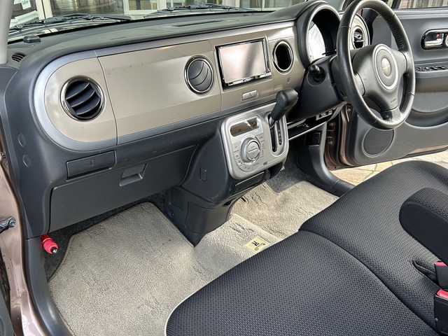 スズキ ラパン 10thアニバーサリーリミテッド 静岡県 2012(平24)年 9.5万km メロウブロンズパールメタリック ナビ/・ラジオ/フルセグTV/・CD/DVD/USB/SD/内蔵メモリ/主要装備/・ＥＴＣ　/・シートヒーター　/・純正フロアマット　/・純正アルミホイール　/・プッシュスタート　/・スマートキー　/・盗難防止装置　/・スペアキー　/・パワーステアリング　/・パワーウィンド　Ｕ/・USB入力端子　/・ハロゲンヘッドライト