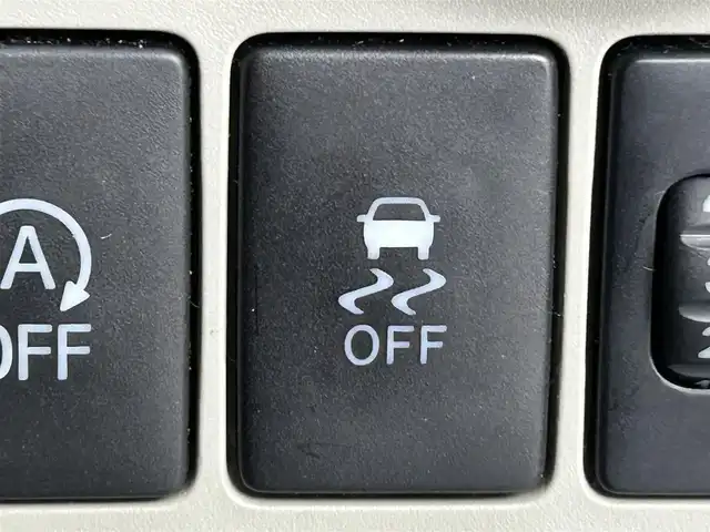 トヨタ パッソ X Lパッケージ S 道央・札幌 2017(平29)年 1.3万km ファインブルーマイカメタリック ・ワンオーナー/・４WD/・寒冷地仕様/・純正ナビ/・バックカメラ/・衝突軽減ブレーキ/・横滑り防止/・アイドリングストップ/・リヤコーナーセンサー/・ヘッドライトレベライザー/・ワイパーデアイサー/・フロントフォグライト/・プッシュスタート/・スマートキー/・ホイール付スタッドレス積込/・保証書/・取説