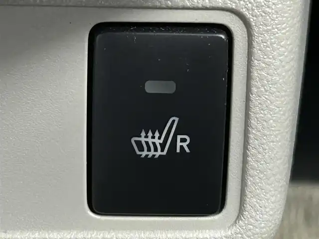 トヨタ パッソ X Lパッケージ S 道央・札幌 2017(平29)年 1.3万km ファインブルーマイカメタリック ・ワンオーナー/・４WD/・寒冷地仕様/・純正ナビ/・バックカメラ/・衝突軽減ブレーキ/・横滑り防止/・アイドリングストップ/・リヤコーナーセンサー/・ヘッドライトレベライザー/・ワイパーデアイサー/・フロントフォグライト/・プッシュスタート/・スマートキー/・ホイール付スタッドレス積込/・保証書/・取説