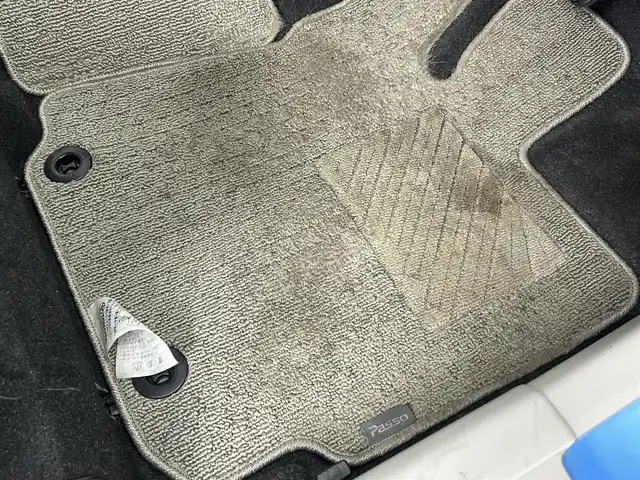 トヨタ パッソ X Lパッケージ S 道央・札幌 2017(平29)年 1.3万km ファインブルーマイカメタリック ・ワンオーナー/・４WD/・寒冷地仕様/・純正ナビ/・バックカメラ/・衝突軽減ブレーキ/・横滑り防止/・アイドリングストップ/・リヤコーナーセンサー/・ヘッドライトレベライザー/・ワイパーデアイサー/・フロントフォグライト/・プッシュスタート/・スマートキー/・ホイール付スタッドレス積込/・保証書/・取説