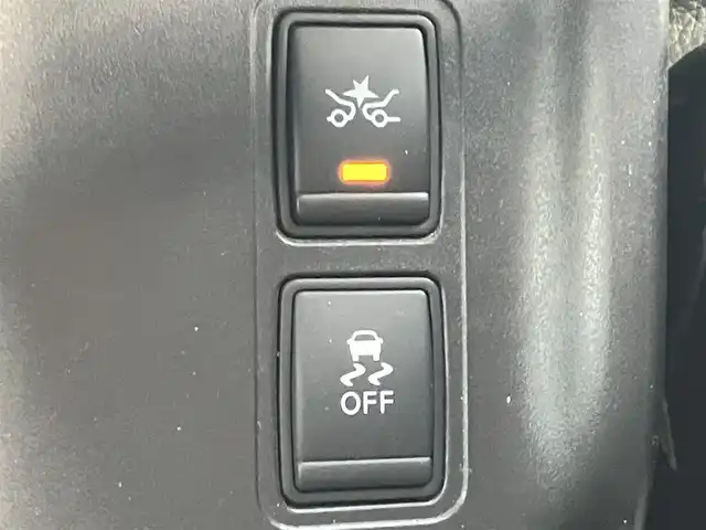 日産 セレナ ハイウェイスター 静岡県 2016(平28)年 6.9万km マルーンレッド 純正ナビ（CD/DVD/BT/フルセグ）/全方位カメラ/プロパイロット/エンジンスタートボタン/取扱説明書/パワーステアリング/パワーウィンドウ/パーキングアシスト/スマートキー/スペアキー1本/Wオートエアコン/レーダークルーズコントロール/純正後席モニター/USB入力端子/ETC/三列シート/ドライブレコーダー前後/ウォークスルー/純正フロアマット/布シート/両側パワースライドドア/純正アルミホイール/ABS/横滑り防止装置/コーナーセンサー前後/レーンキープアシスト/オートライト/LED/W+サイドエアバッグ/衝突軽減システム/デジタルインナーミラー