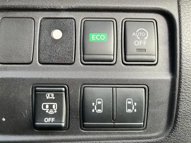 日産 セレナ ハイウェイスター 静岡県 2016(平28)年 6.9万km マルーンレッド 純正ナビ（CD/DVD/BT/フルセグ）/全方位カメラ/プロパイロット/エンジンスタートボタン/取扱説明書/パワーステアリング/パワーウィンドウ/パーキングアシスト/スマートキー/スペアキー1本/Wオートエアコン/レーダークルーズコントロール/純正後席モニター/USB入力端子/ETC/三列シート/ドライブレコーダー前後/ウォークスルー/純正フロアマット/布シート/両側パワースライドドア/純正アルミホイール/ABS/横滑り防止装置/コーナーセンサー前後/レーンキープアシスト/オートライト/LED/W+サイドエアバッグ/衝突軽減システム/デジタルインナーミラー